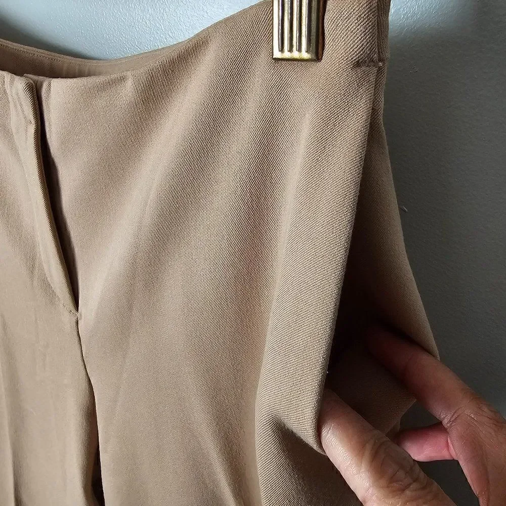 EUC LIKE NEW CHICO'S TAN STRAIGHT SOFT PANTS SIZE 0 / WOMENS SMALL